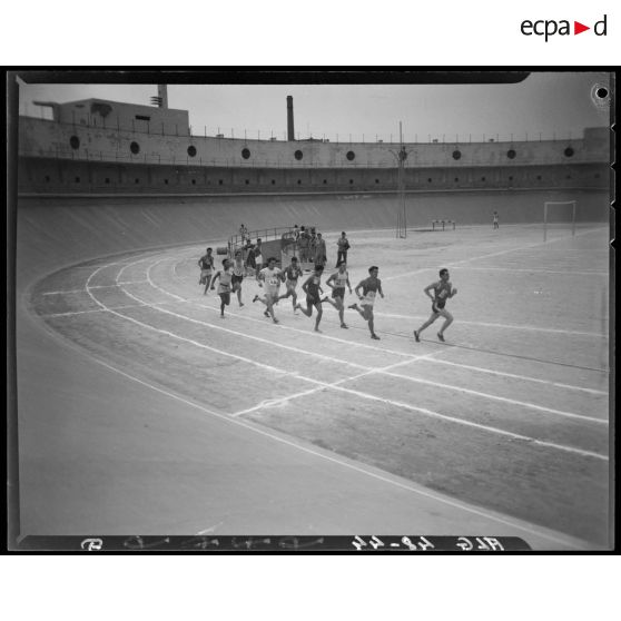 Les coureurs lors de la finale des championnats militaires d'athéltisme.