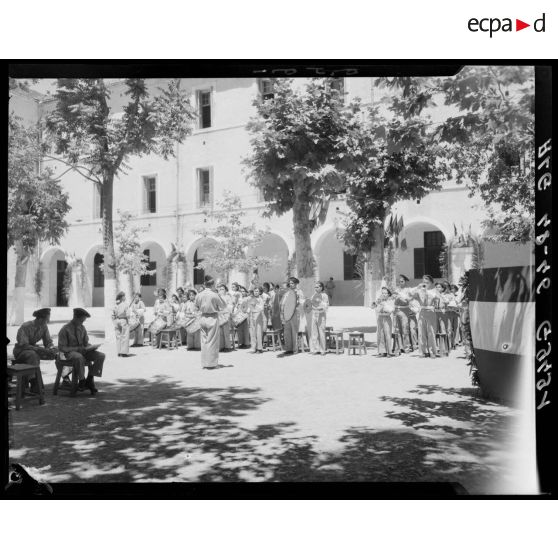 La musique lors de la cérémonie de remise des prix de l'école militaire préparatoire de Miliana.