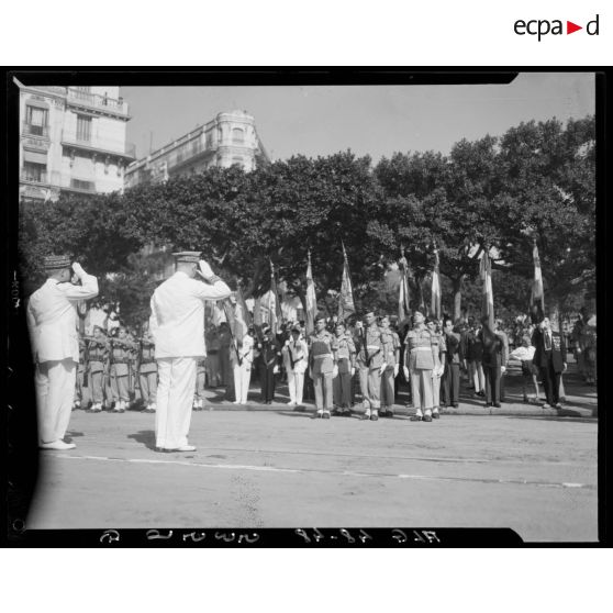 Cérémonie militaire à Alger, à l'occasion du rapatriement des militaires tombés en AFN.