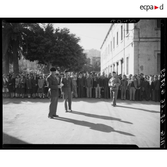 Cérémonie de remise de médaille du travail à l'établissement régional du Matériel (ERM) d'Alger.