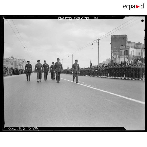 Cérémonie de prise de commandement du général Laurent, commandant la division d'Alger.