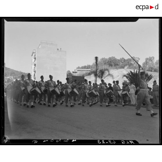 Défilé de la musique de garnison d'Alger.