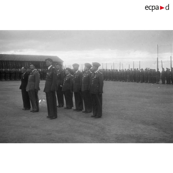 Une cérémonie miitaire sur une base aérienne en Algérie.