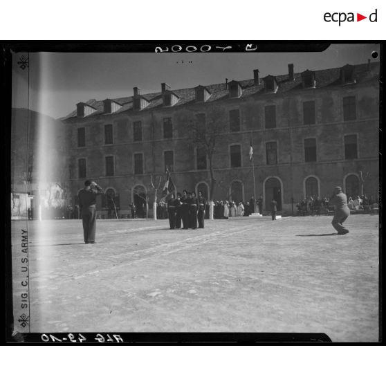 Cérémonie pour la passation de commandement de la division d'Alger.
