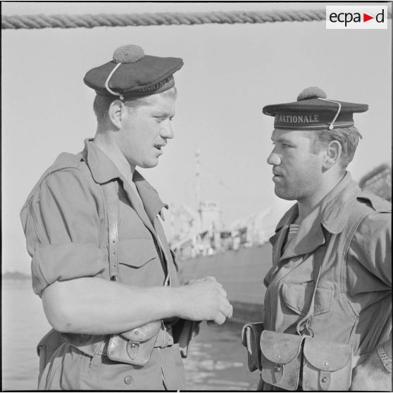 Vie quotidienne de fusiliers marins. [Description en cours]