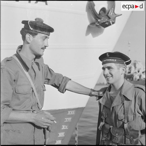 Vie quotidienne de fusiliers marins. [Description en cours]