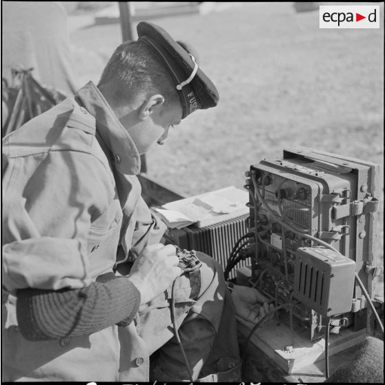Vie quotidienne de fusiliers marins. [Description en cours]
