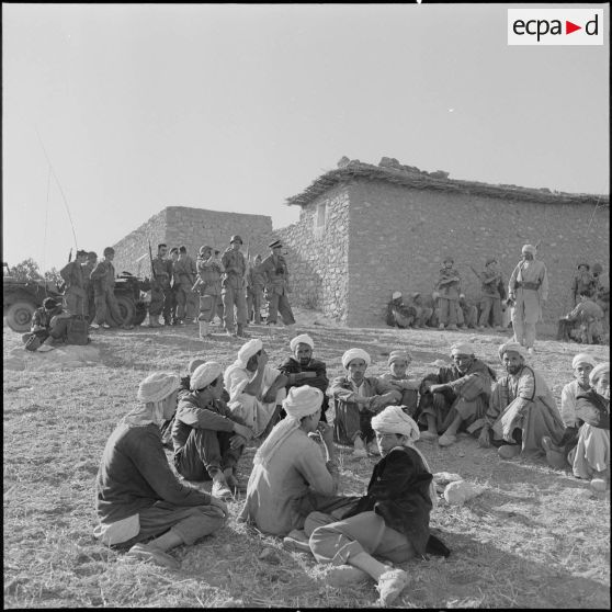 Vie quotidienne de fusiliers marins. [Description en cours]