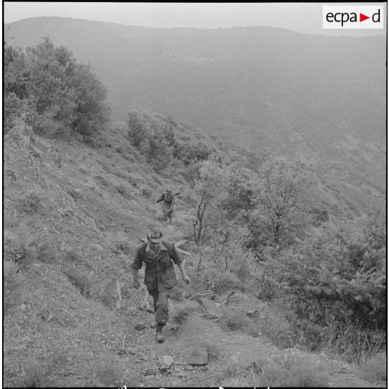 Les artilleurs de la 11e batterie du 3/65e RA de Tarchat. [Description en cours]
