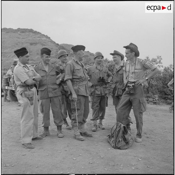 Les artilleurs de la 11e batterie du 3/65e RA de Tarchat. [Description en cours]