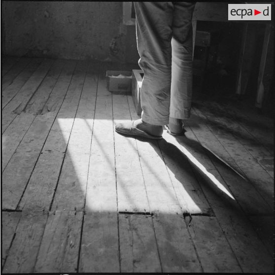 Le 13e RTS et le 91e RI stationnés près du fort national de Tigzirt. [Description en cours]