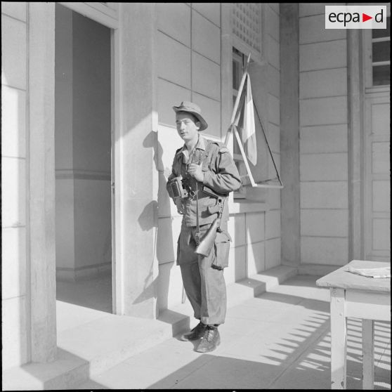 Le 13e RTS et le 91e RI stationnés près du fort national de Tigzirt. [Description en cours]