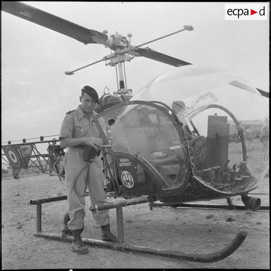 Le 13e RTS et le 91e RI stationnés près du fort national de Tigzirt. [Description en cours]