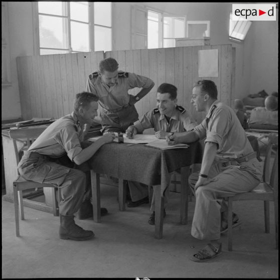 Vie quotidienne en cantonnement. [Description en cours]