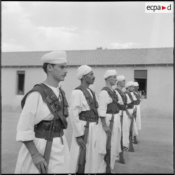 Vie quotidienne militaire. [Description en cours]