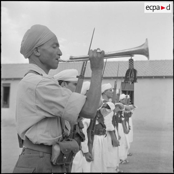 Vie quotidienne militaire. [Description en cours]