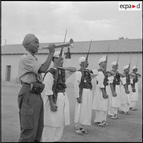 Vie quotidienne militaire. [Description en cours]