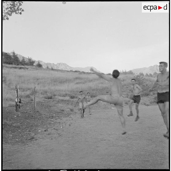 Le 22e BCA à Bouira. [Description en cours]