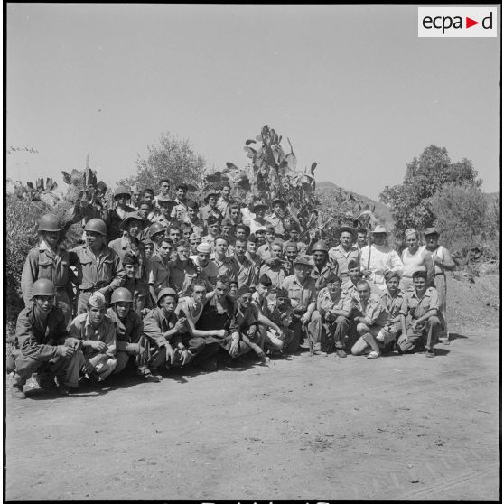 Enregistrement de messages audios pour une émission radiodiffusée. [Description en cours]