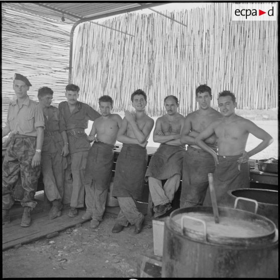 La 2e compagnie de livraison par air à Blida. [Description en cours]