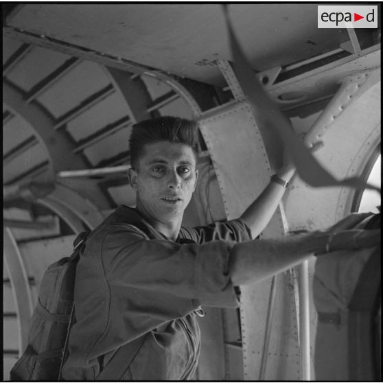 La 2e compagnie de livraison par air à Blida. [Description en cours]