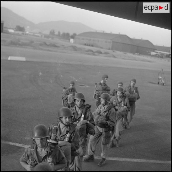 La 2e compagnie de livraison par air à Blida. [Description en cours]