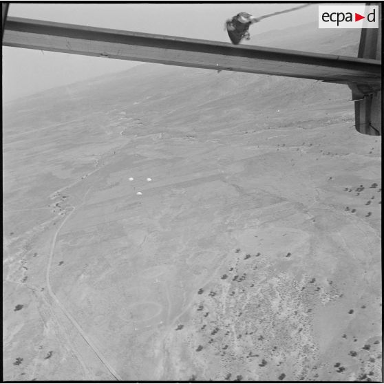 La 2e compagnie de livraison par air à Blida. [Description en cours]