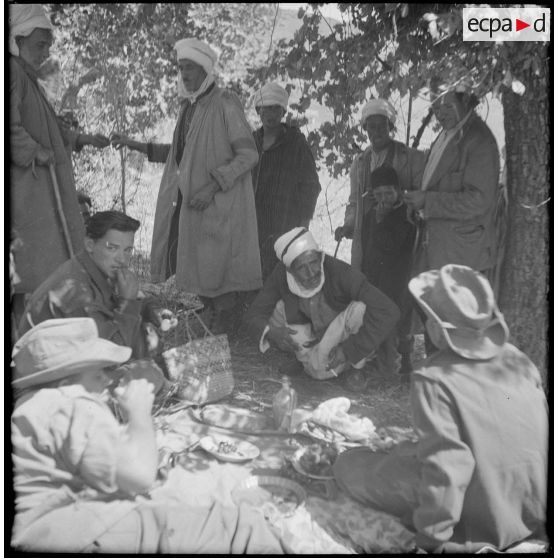 Le 16e RIC (régiment d'infanterie coloniale) dans un poste du Nord Constantinois. [Description en cours]