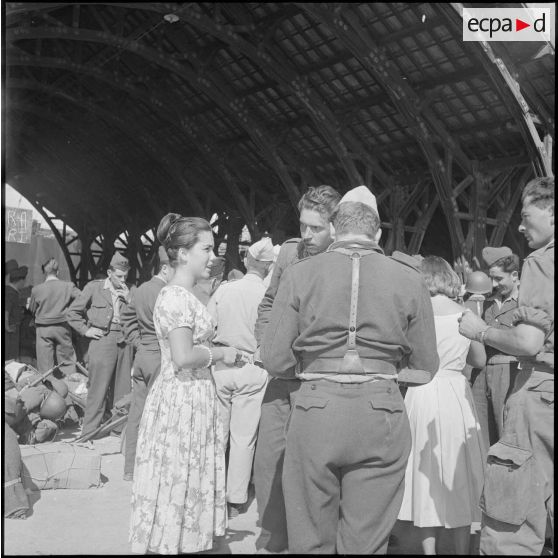 Arrivée des rappelés en Algérie. [Description en cours]