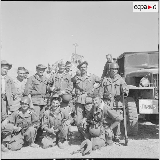 Vie quotidienne au 21e RI. [Description en cours]