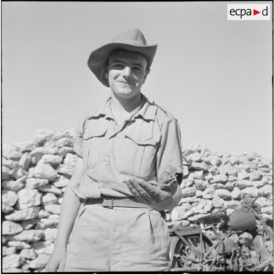 Vie quotidienne au 21e RI. [Description en cours]