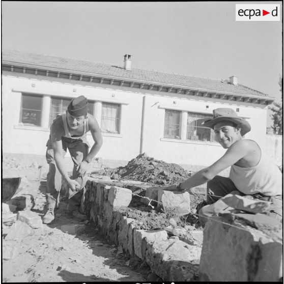 Vie quotidienne au 21e RI. [Description en cours]