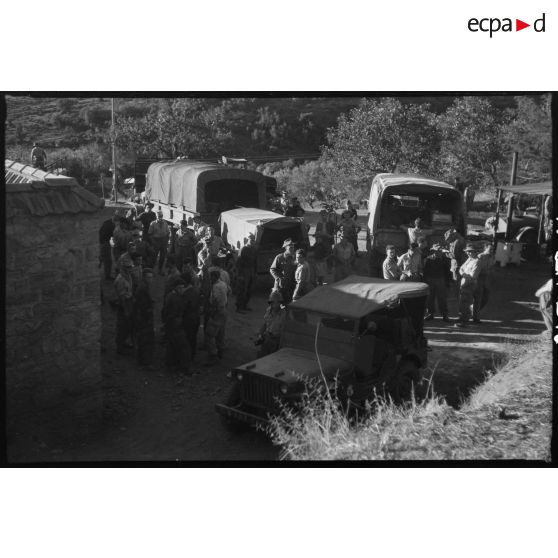 Vie quotidienne au 21e RI. [Description en cours]