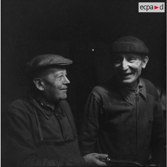 Fabrication d'une pipe française. [Description en cours]