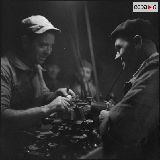 Fabrication d'une pipe française. [Description en cours]