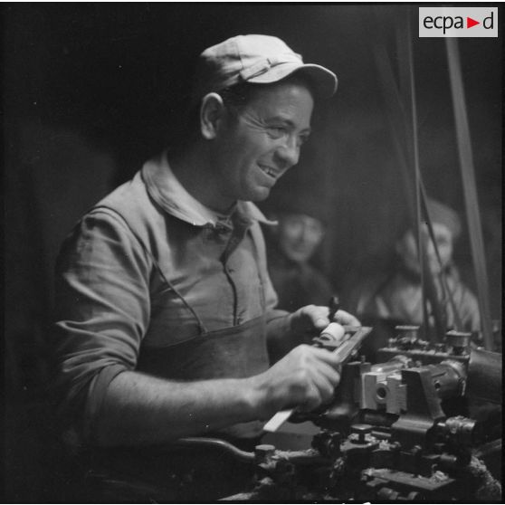 Fabrication d'une pipe française. [Description en cours]