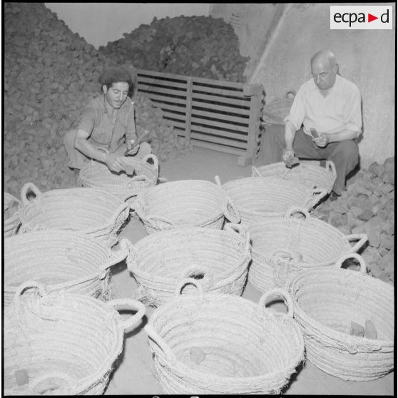 Entreprise de fabrication de pipes. [Description en cours]