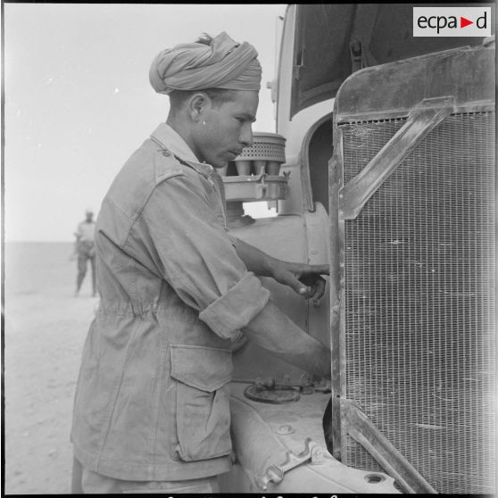 La 3e CAST de Colomb-Béchar à Tindouf. [Description en cours]
