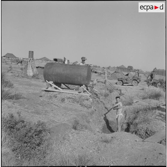 Bivouac dans le djebel et contacts avec la population locale. [Description en cours]