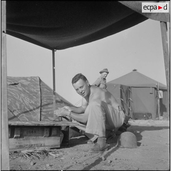 Bivouac dans le djebel et contacts avec la population locale. [Description en cours]