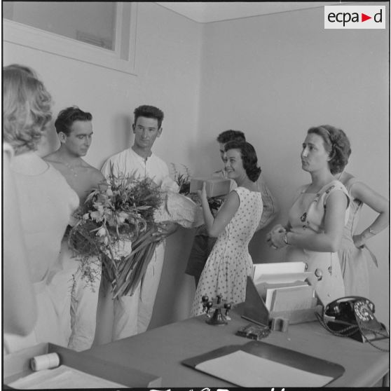 Visite aux blessés. [Description en cours]