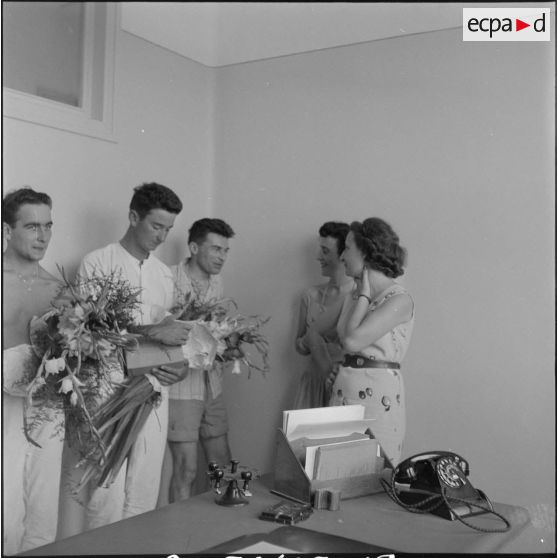 Visite aux blessés. [Description en cours]