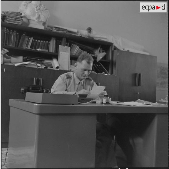 Visite au 27e BCA. [Description en cours]