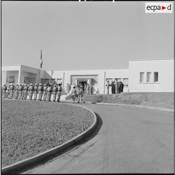 Visite au 27e BCA. [Description en cours]