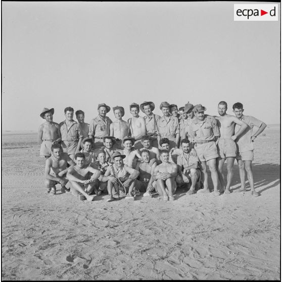 Visite d’un reporter du journal le Bled dans un cantonnement. [Description en cours]