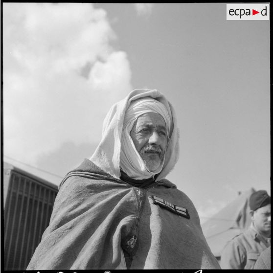 Portrait d'habitants à El-Outaïa. [Description en cours]