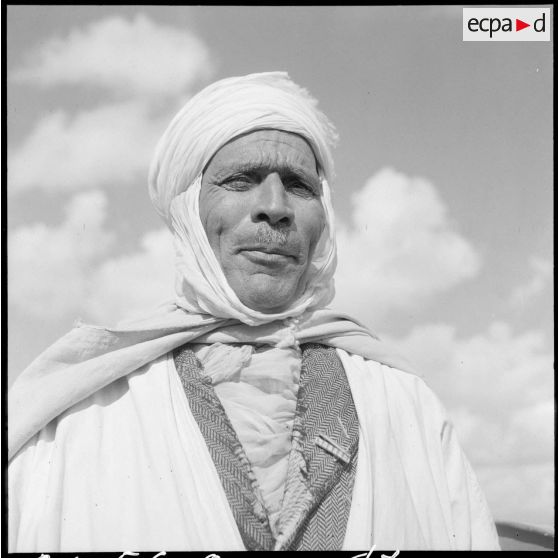 Portrait d'habitants à El-Outaïa. [Description en cours]