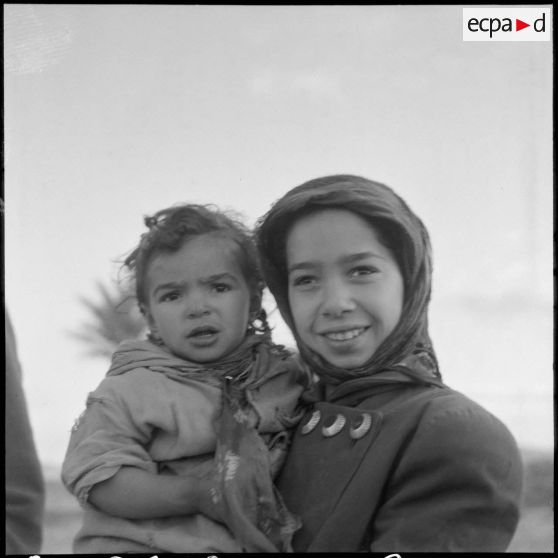 Portrait d'habitants à El-Outaïa. [Description en cours]