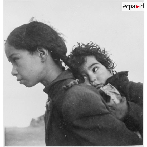 Portrait d'habitants à El-Outaïa. [Description en cours]