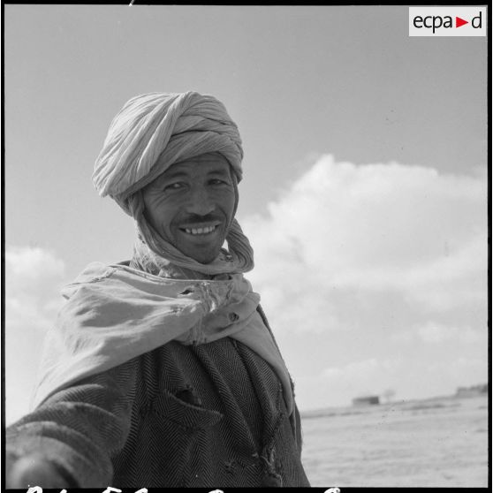 Portrait d'habitants à El-Outaïa. [Description en cours]